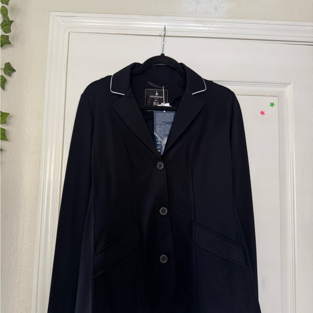 Black Helite Compatible Equestrian Show Coat